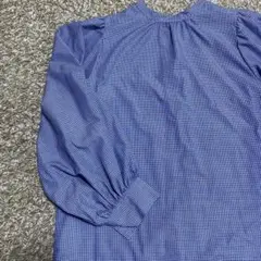 青と白のチェック柄バルーンスリーブシャツ