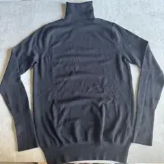 ZARA タートルネック　ニット　ブラック　レーヨン　袖ステッチ　袖スリット