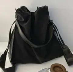 ブラックナイロンショルダーバッグ