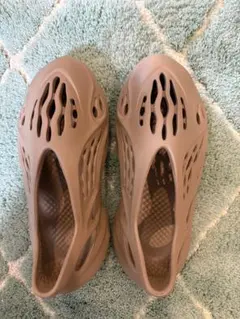 2025年最新】foam runner 26.5の人気アイテム - メルカリ