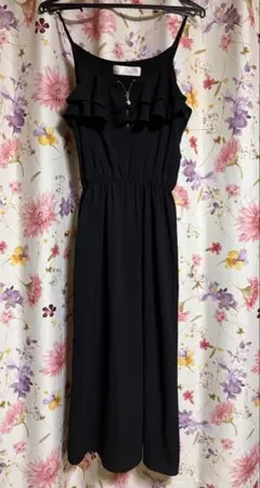 フリル付きブラックキャミソールワンピース 黒