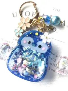 シャカシャカキーホルダー　桜ブルーおめかしペンギンシェイカー