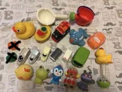 お風呂のおもちゃ 19点まとめ売り 乗り物 アンパンマンのサムネイル