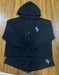【R PRINT】フード付き・短パンセットアップ（黒色）150cm