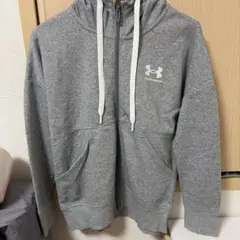 Under Armour パーカー SMサイズ