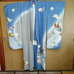 振袖 青とグレー 花と鶴の模様