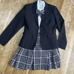 黒のブレザーとチェック柄スカートセット