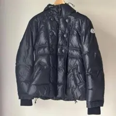 ｛7月4日までお値下げ｝　 MONCLER ブラック ダウンジャケットのサムネイル