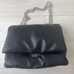 新品 H&M 2wayショルダーバッグ　チェーン　ベージュ　ブラック　パフィー