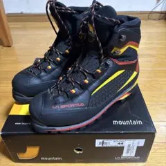 Item thumbnail for item 61ed29ac-5571-4e5b-8674-260327d2d37d