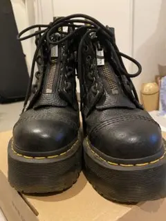 Dr. Martens ブラック 厚底ブーツ