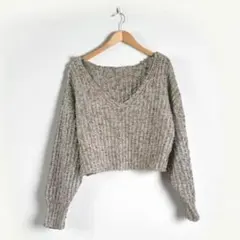 cutie blonde ベージュ　ニット　Ｖネック