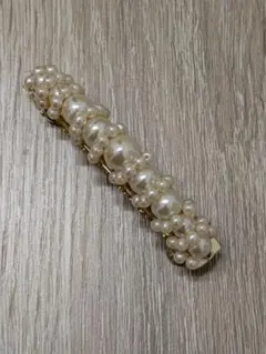 パール装飾のバレッタ