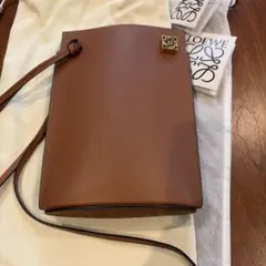 LOEWE ダイスポケット　スマホショルダー　バッグのサムネイル