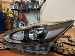 NHP10アクア　左LEDヘッドライト ASSYのサムネイル