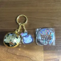マツケンサンバ ハローキティ ミラーボール付きキーホルダー　缶バッジ　ダニエル