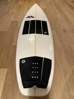 シャープアイサーフボードOKAY長さ5'9幅18.31厚み5.56厚さ23.5L - メルカリ