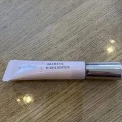 MAQuillAGE DRAMATIC HIGHLIGHTER