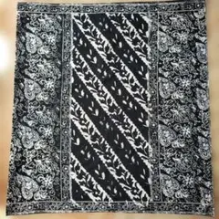 インドネシア バディック 手書き ロウケツ染め濃紺と白のマルチカバー