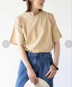 INSCRIREアンスクリア　カットアウトTシャツ 半袖のサムネイル
