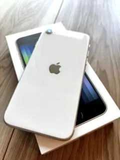 Apple iPhone SE(第3世代) 箱ケーブル等備品全てあり、電池純正品