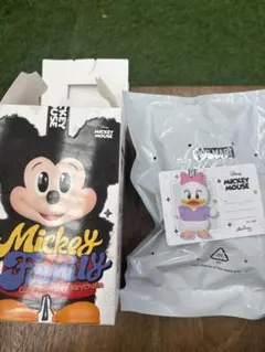 新品POPMART MickeyFamily ディズニー　キーチェーン　デイジー