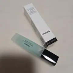 CHANEL　イドゥラ　ビューティマイクロリップセラム　リップトリートメントのサムネイル