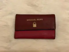 マイケルコース　MICHAEL KORS 折りたたみ式キーケース レッド