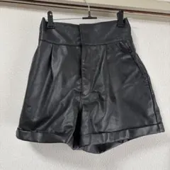 【試着のみ】レザー調 ショートパンツ