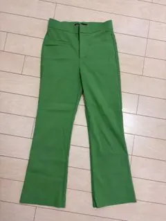 ZARA グリーン フレアパンツ