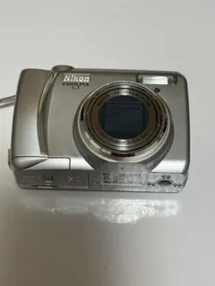 Nikon COOLPIX L1 デジタルカメラ 本体(ジャック)のサムネイル