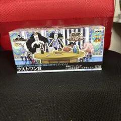 ワンピース　フィギュアセレクション　～王家七武海会議テーブルセット～