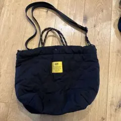 KIU ネイビー キルティング トートバッグ