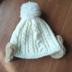クリーム色 ケーブル編み ベビー帽子