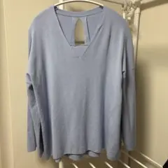 ライトブルーニット Vネック 長袖 カットアウト