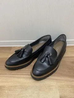 アルテミスバイダイアナ タッセル付きブラックレザー厚底ローファー 24cm