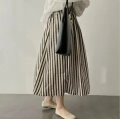 ロングスカート 上品 脚長 効果 ウエストゴム Aライン 着痩せ ボーダー柄