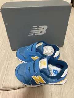New Balance キッズスニーカー 青/黄