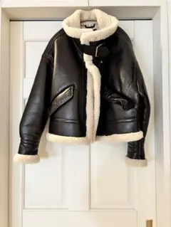 ブラックレザーショートムートンコート