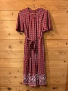 レトロな花柄 ワンピース