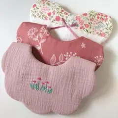 ハンドメイドスタイ　3枚セット　レンゲ刺繍　もくもくスタイ　刺繍スタイ　リボン付