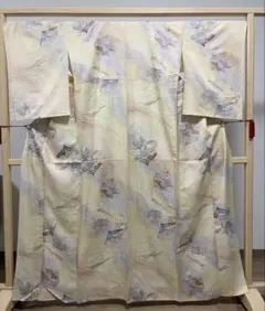 B単衣 美品 扇に花々模様 薄黄色系 金銀彩 正絹 小紋 着物 三松扱い K27