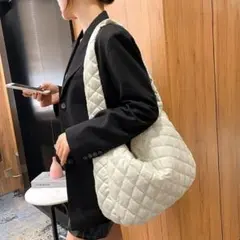 【新品】ショルダーバッグ ホワイト 大容量 可愛い 韓国 おすすめ キルティング