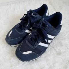 adidas アディダス（24.5）ローカットスニーカー S76176 紺色