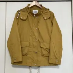 ikka マウンテンパーカー　Mサイズ