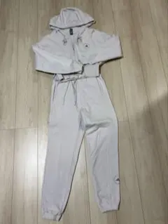 ステラマッカートニー　ショート丈　グレージュ　アディダスセットアップ