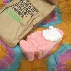 LUSH バスボム サンタクロースのサムネイル