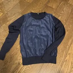 ユニクロ　紺色　ニット