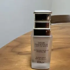 Dior Prestige Light-In-White BBクリーム 30ml