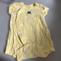 ベビー　イエロー水玉模様ロンパース 50/60